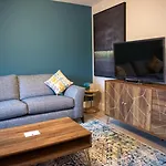 Luxury 3 Bed Town House Dog Friendly