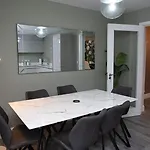 Luxury 3 Bed Town House Dog Friendly Prázdninový dům *