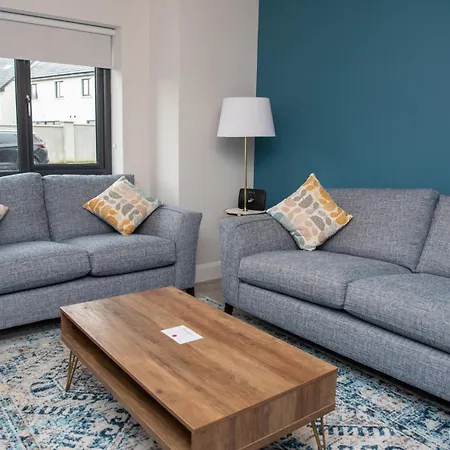 Luxury 3 Bed Town House Dog Friendly *