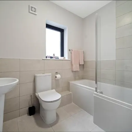 Luxury 3 Bed Town House Dog Friendly Donegal Town