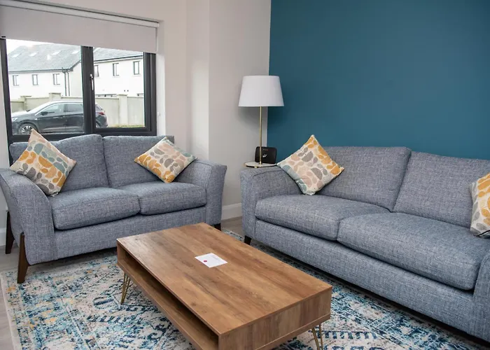 Luxury 3 Bed Town House Dog Friendly *